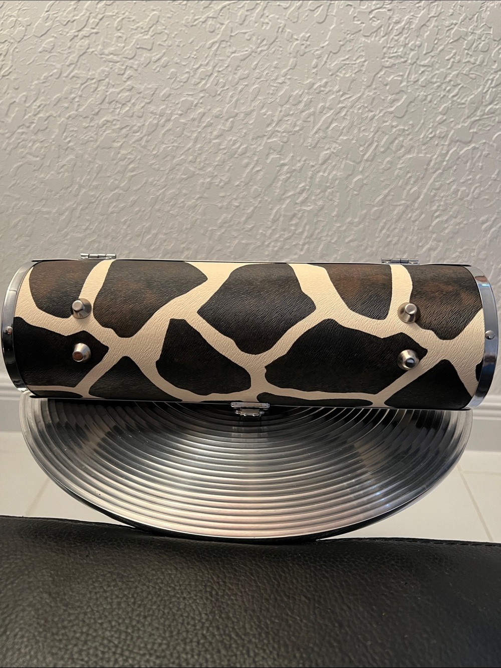 Wine carrier cylinder shape Carry Case - Black & Cream - Picture 3 of 6